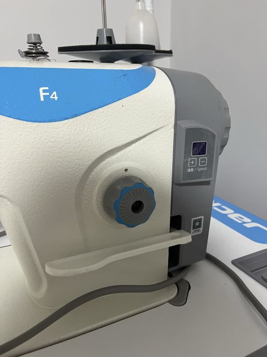 Швейная машинка Jack f4