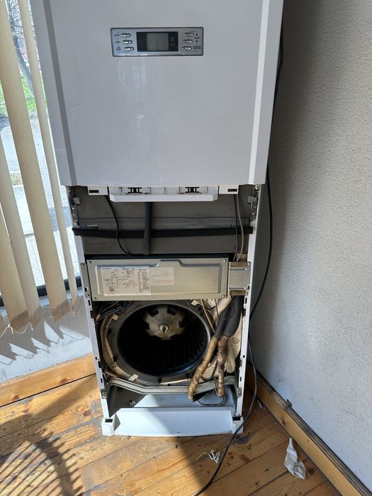 Колонен климатик 24