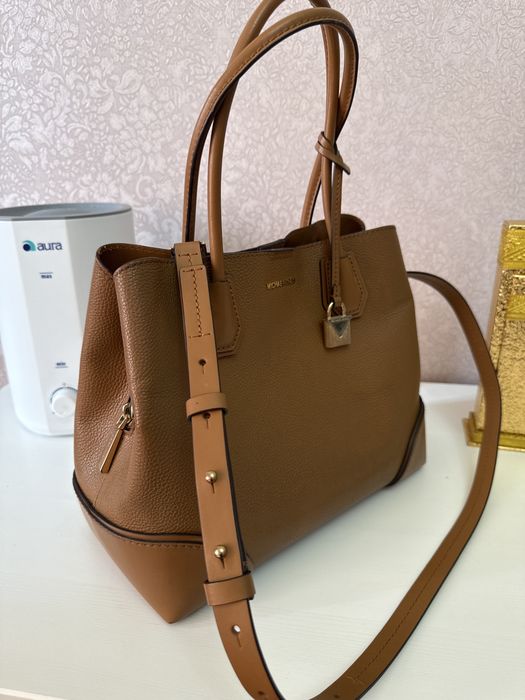 Продам сумку от Michael kors оригинал