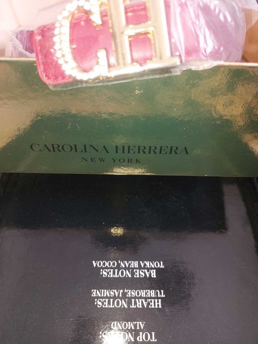 Curea rosie CH Carolina Herrera rosie NOUA
