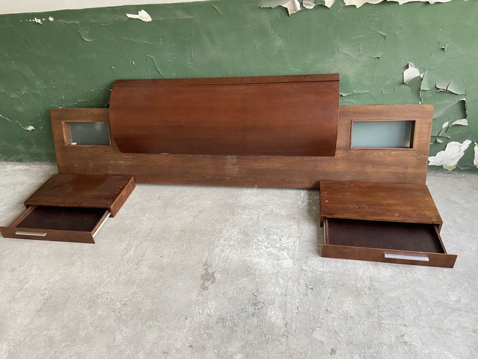 Табла за спалня с 2бр нощни шкафчета.450лв