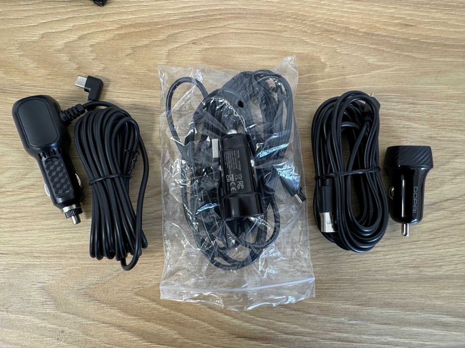 Cablu USB-A la USB-C de 3 metri + adaptor auto 12/24V la 5V 2.4A