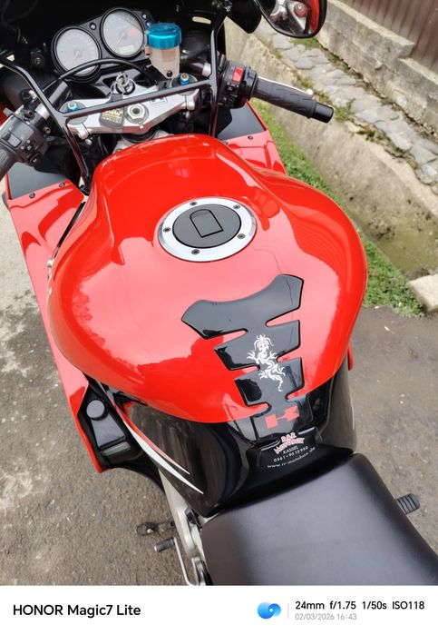 Vând Kawasaki ninja zx9r an 2000 ca nou 3500 ușor negociabil