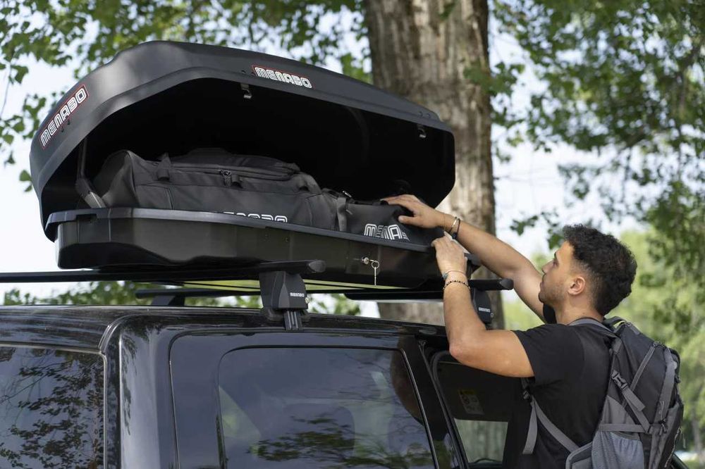 Cutie portbagaj Menabo Satellite 330 ABS Dark, 141x77x34cm