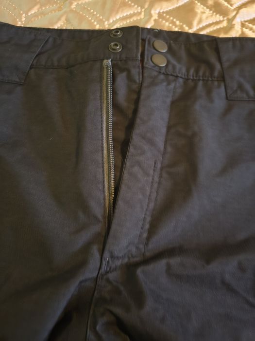Продавам туристически панталон  MERRELL