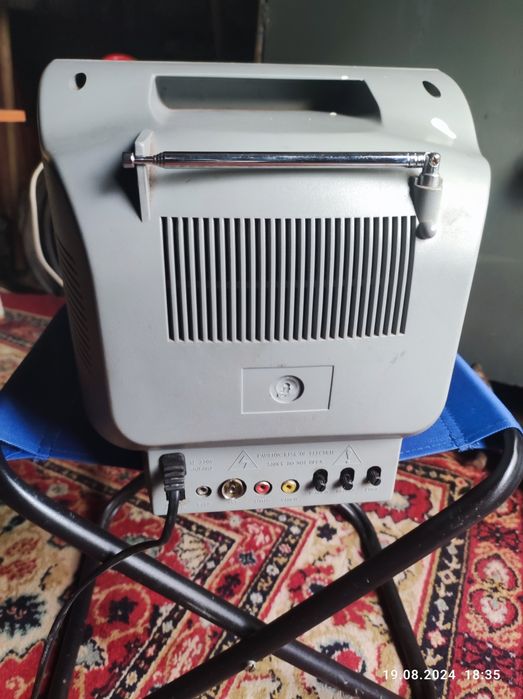 Продам телевизор портативный