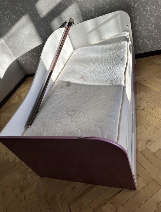 Отдам кровать детскую