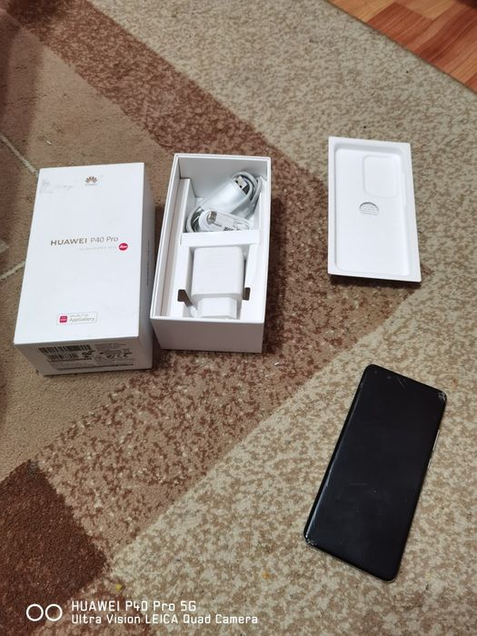 Продавам Huawei P40 Pro със счупен дисплей