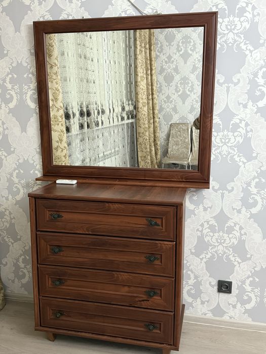 Продается кровать с комодом