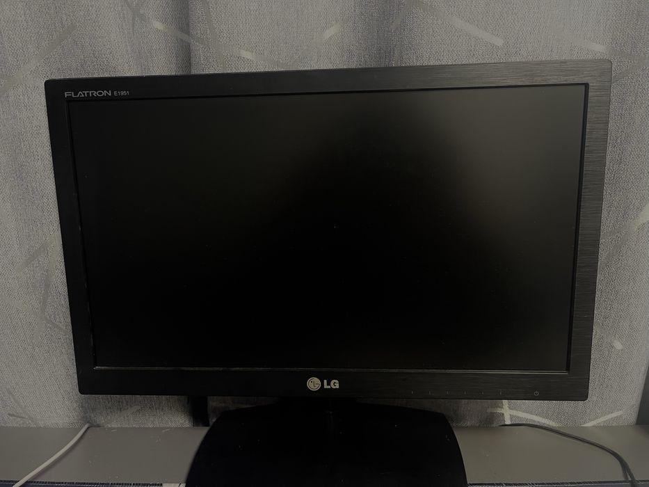 Компьютер и монитор