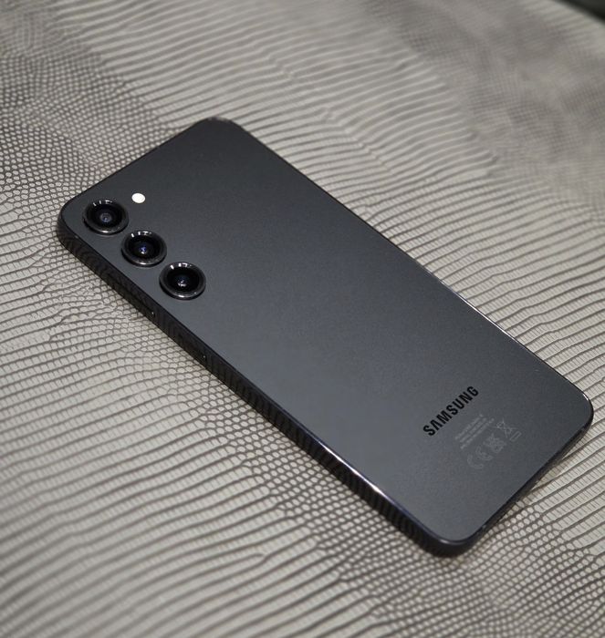 Samsung Galaxy S23+ 5G / 256GB / 8GB RAM - stare impecabilă ( ca nou )