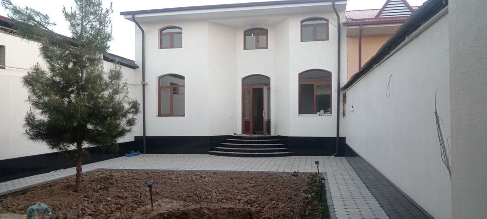 Oltintepada 2 qavatli 7 xonali uy sotiladi!