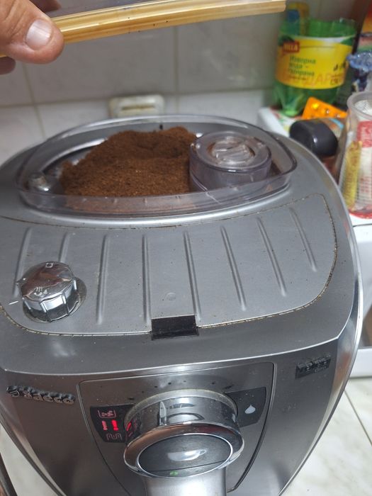 Кафе машина Робот! [Saeco].