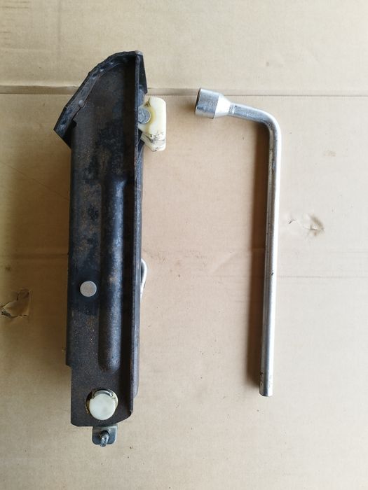 Cric Mercedes C class_BMW seria 1/3