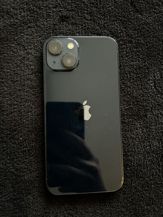 Продавам Iphone 13
