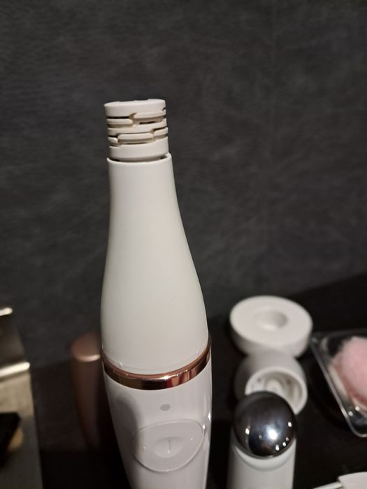 Епилатор за лице и вежди