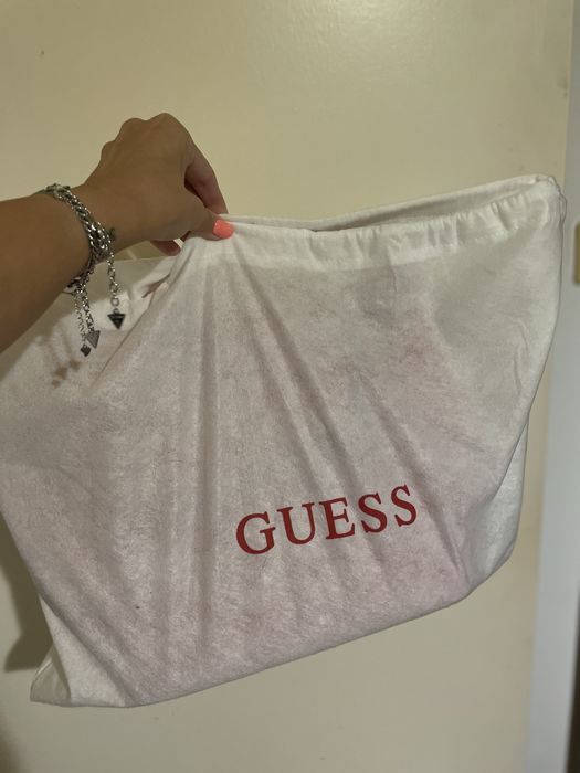 Страхотна Раниц  на Guess