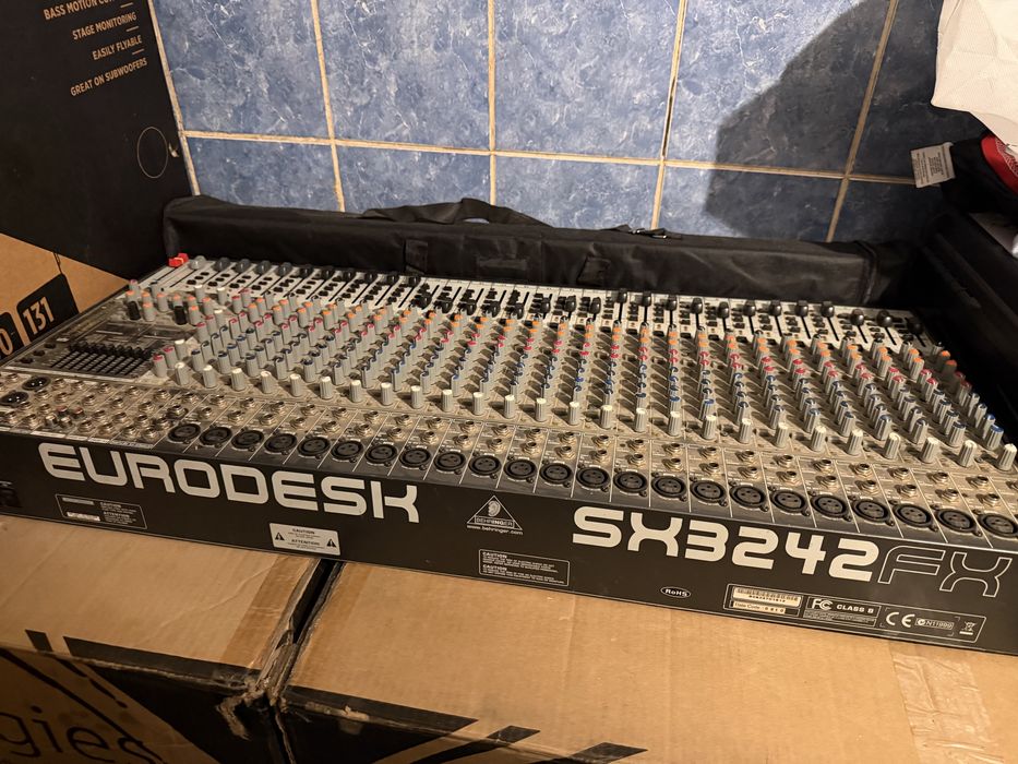 Mixer behringer xeny eurodesk 3242