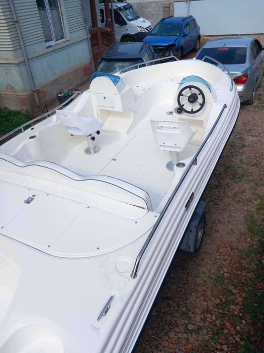 7 местна лодка 150hp Tiburon Inside