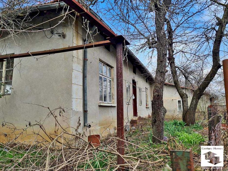 170226 Стара къща с голям двор в китно село на 3 км от град Дряново