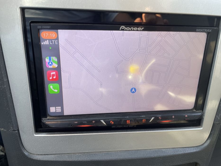 Pioneer avh-z5050bt екран