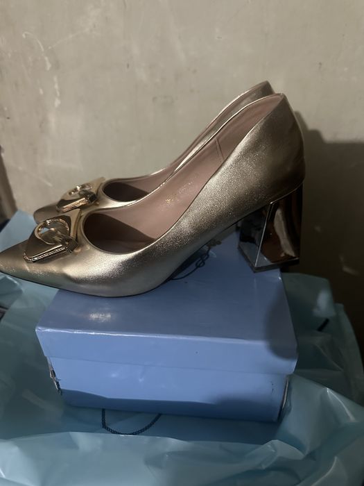 Туфли почти новые