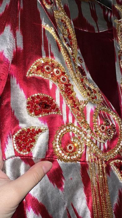 Чапан из атласа ручной работы