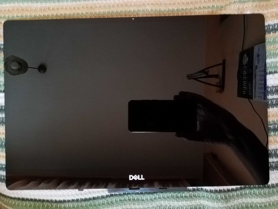 Дисплей с тъч скриин DELL