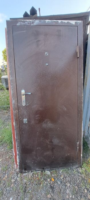 Продам Двери б/у