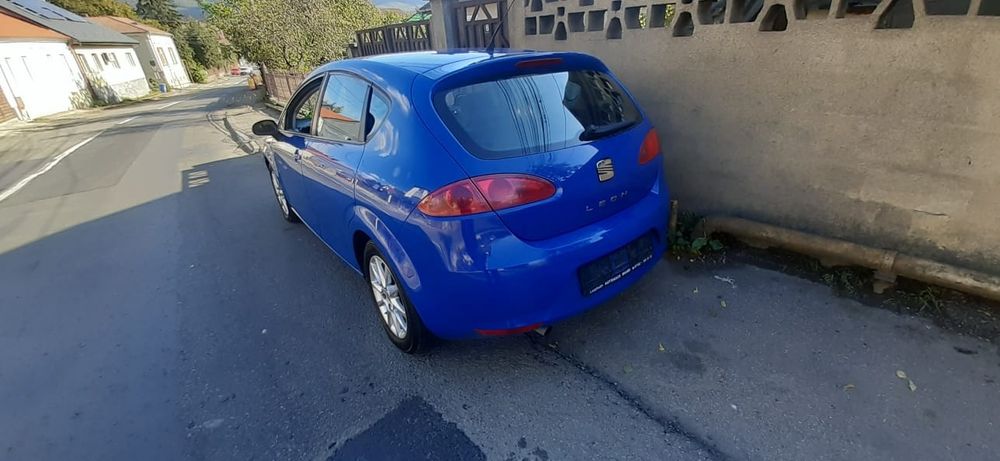 Seat Leon  1.6 MPI 102 cp benzina + gpl  (variante)