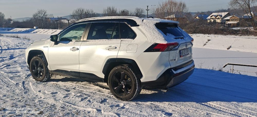 Vând Toyota rav4 hibrid 2024