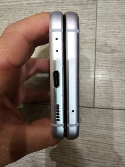 Samsung z flip 3 Работещ