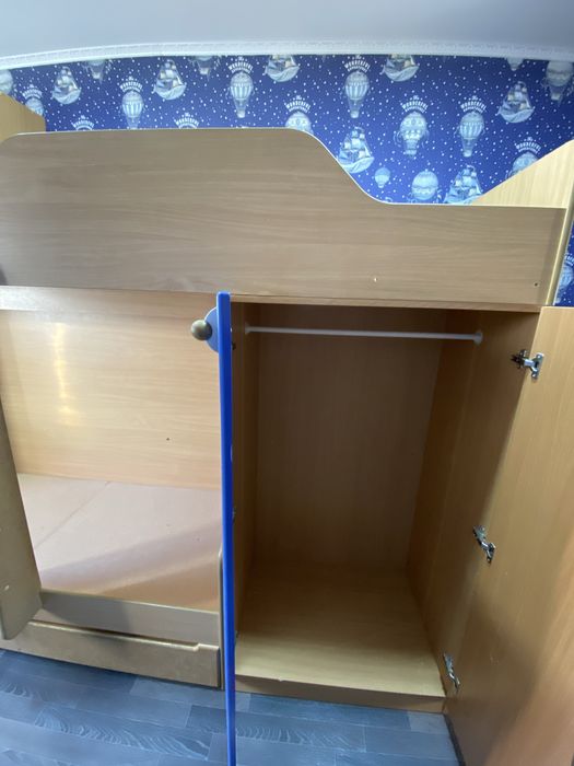 Продам двухярусную кровать