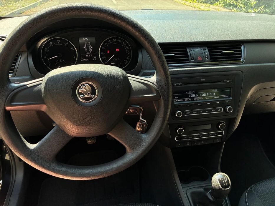 Skoda RAPID Climatronic | Scaune incalzite | Senzori parcare | Pilot automat