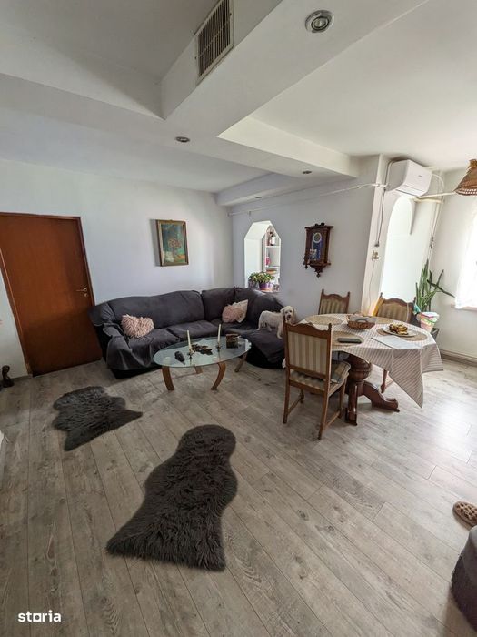 Decomandat Brazdă !