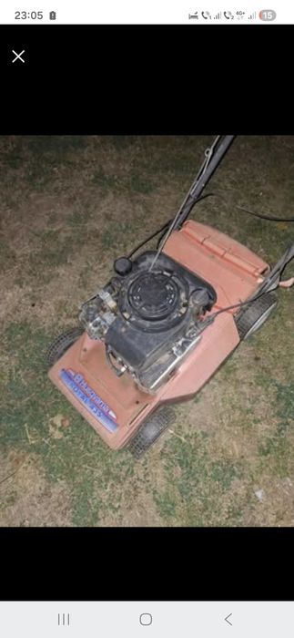 Masina tuns iarba gazon pe benzina cu tractiune