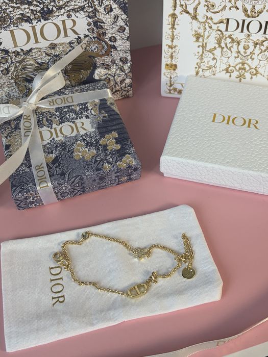 Дамска Гривна Dior Златна Звездичка