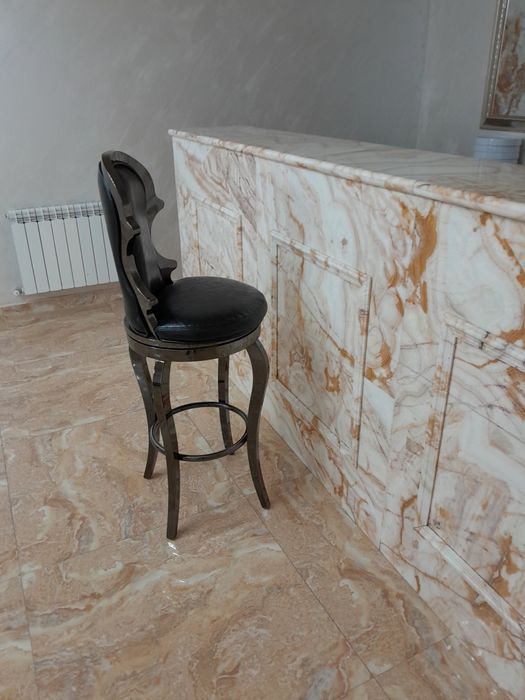 Барный стул вращающийся