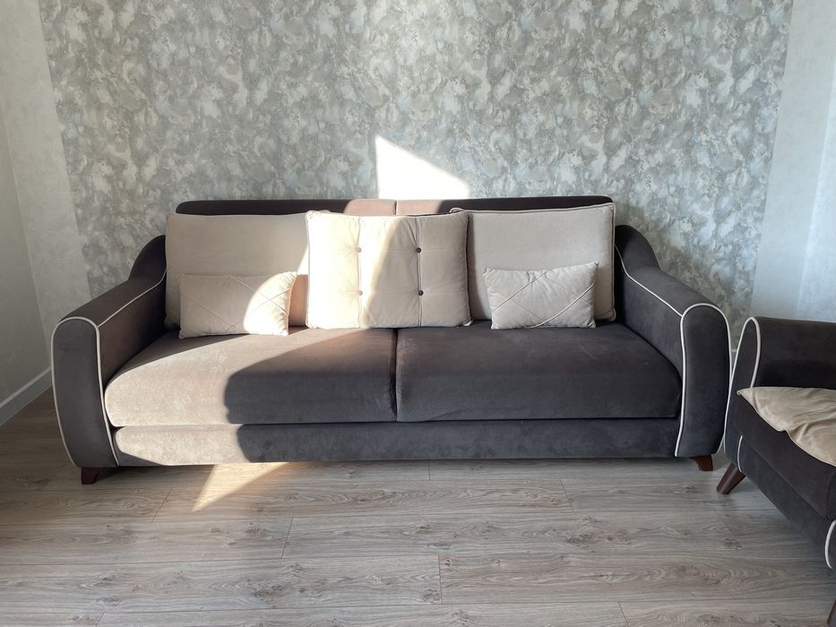 Диван и два кресла