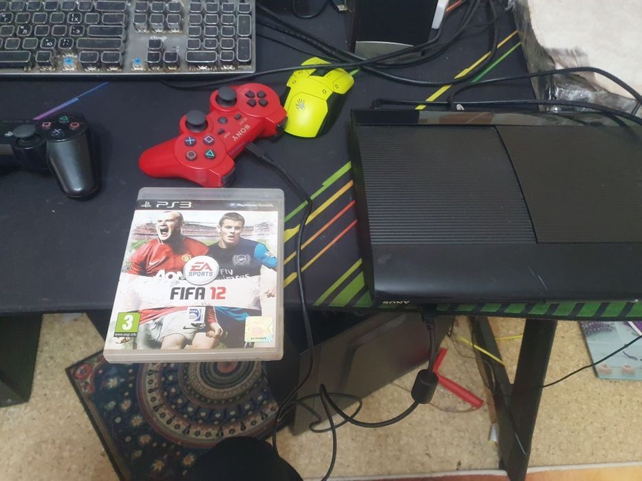 Продам Sony Playstation 3 super slim срочна