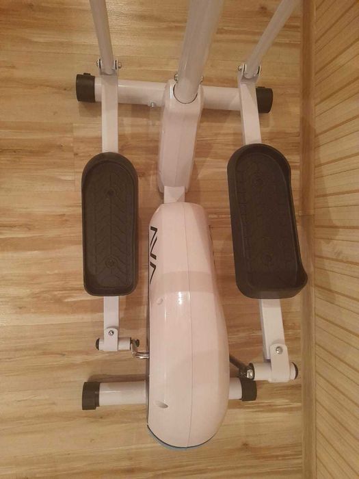 Тренажёр эллипс в идеальном состоянии