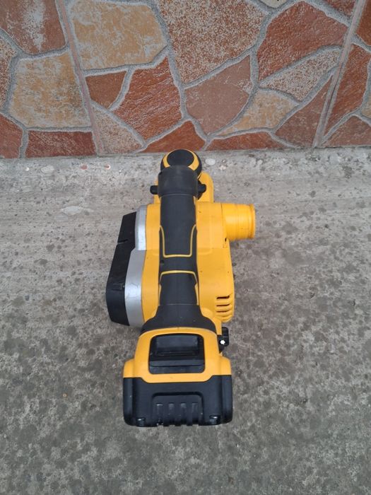 Rindea dewalt  DCP 580 .
