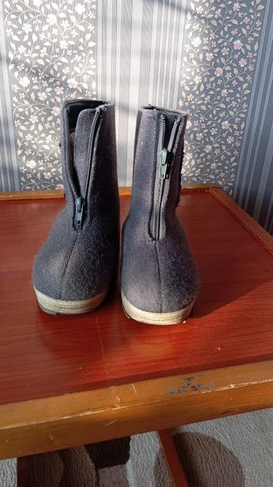 Продам зимние детские сапоги