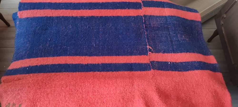 Вълнени одеала ръчно тъкани  чисто нови