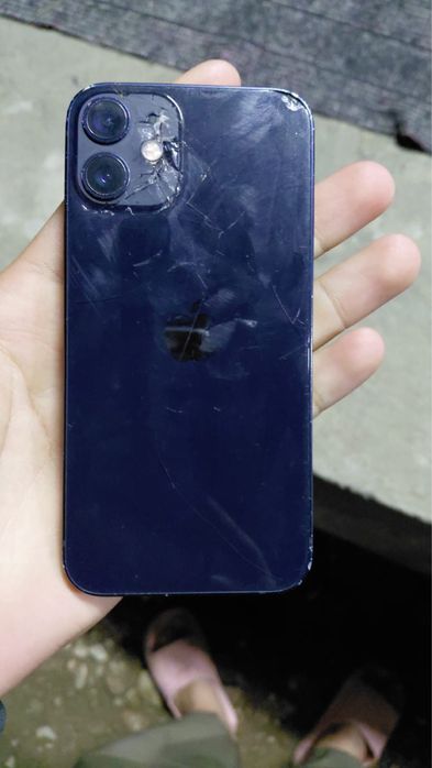 Айфон 12 мини айфон 11 сатылад