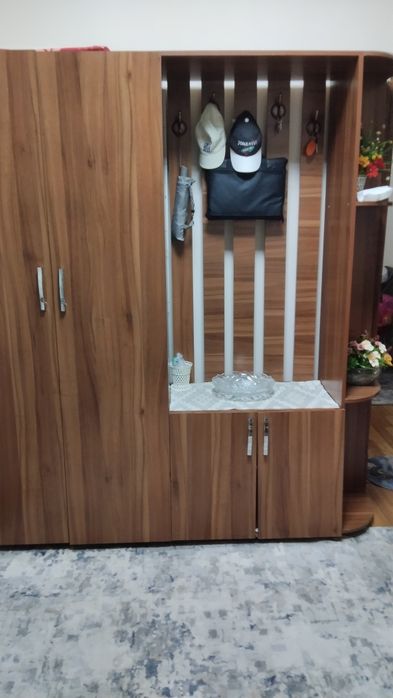 Прихожая гарнитур в отличном состоянии Dahliz uchun mebel prihojaya