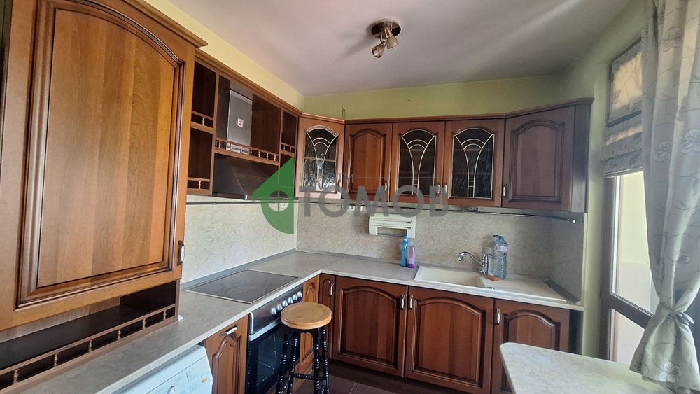 Тристаен апартамент в централната градска част