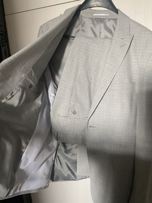 Мъжки официален костюм