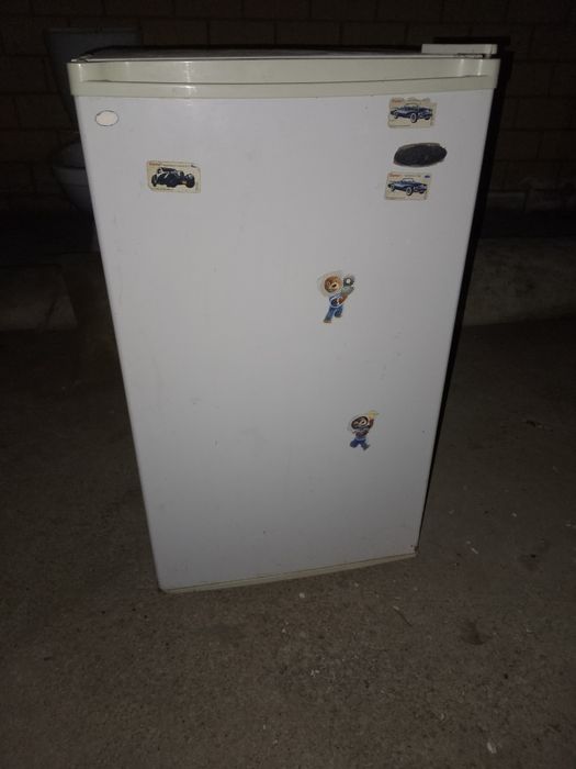 Срочно почти даром холодильник не работает