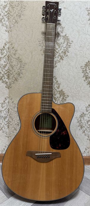 Гитара электроакустическая Yamaha FSX800C NT